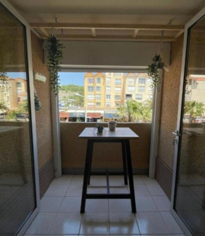 Charming apartment for 4 near the sea